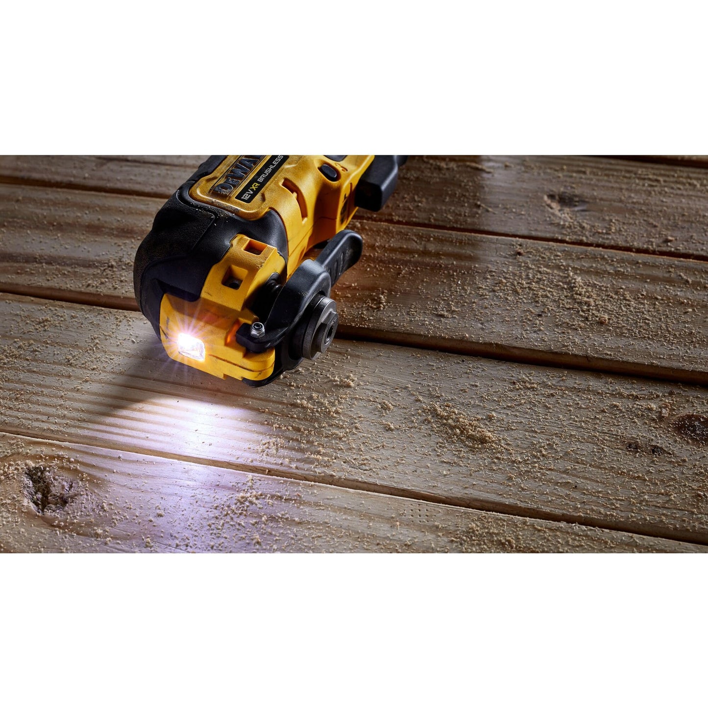 Dewalt 12V Akku-Multi-Tool DCS353D2 (oszillierendes Werkzeug, bürstenlos, mit Multifit-Adapter, AirLock-Staubabsaugung, LED-Leuchte, inkl. 29-teiliges Zubehör-Set, 2 Akkus, Ladegerät & TSTAK-Box II)