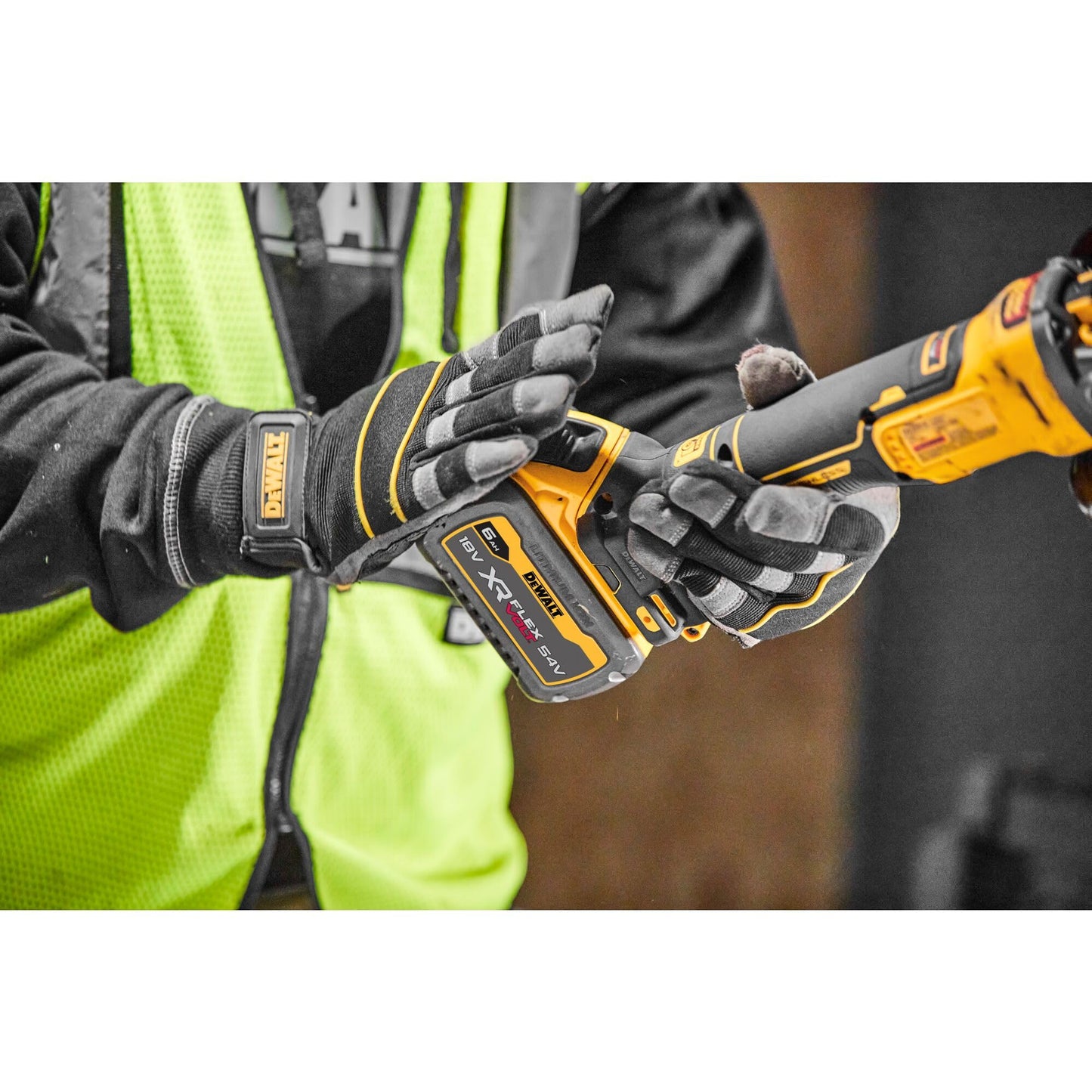 Dewalt 18V XR Flexvolt Advantage Akku-Winkelschleifer DCG409NT (125mm, bürstenloser Motor, elektronische Bremse & Kupplung, M14, inkl. TSTAK-Box II & Zubehör, Lieferung ohne Akku & Ladegerät)