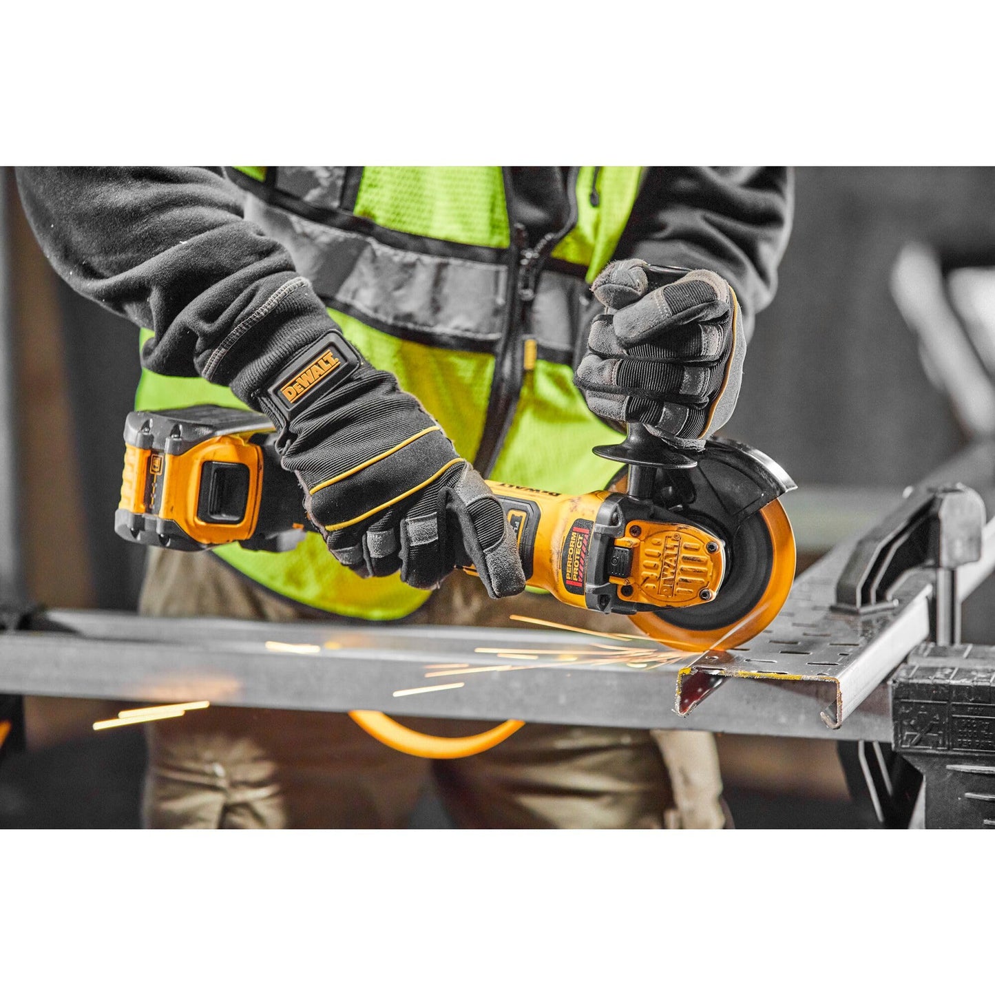 Dewalt 18V XR Flexvolt Advantage Akku-Winkelschleifer DCG409NT (125mm, bürstenloser Motor, elektronische Bremse & Kupplung, M14, inkl. TSTAK-Box II & Zubehör, Lieferung ohne Akku & Ladegerät)
