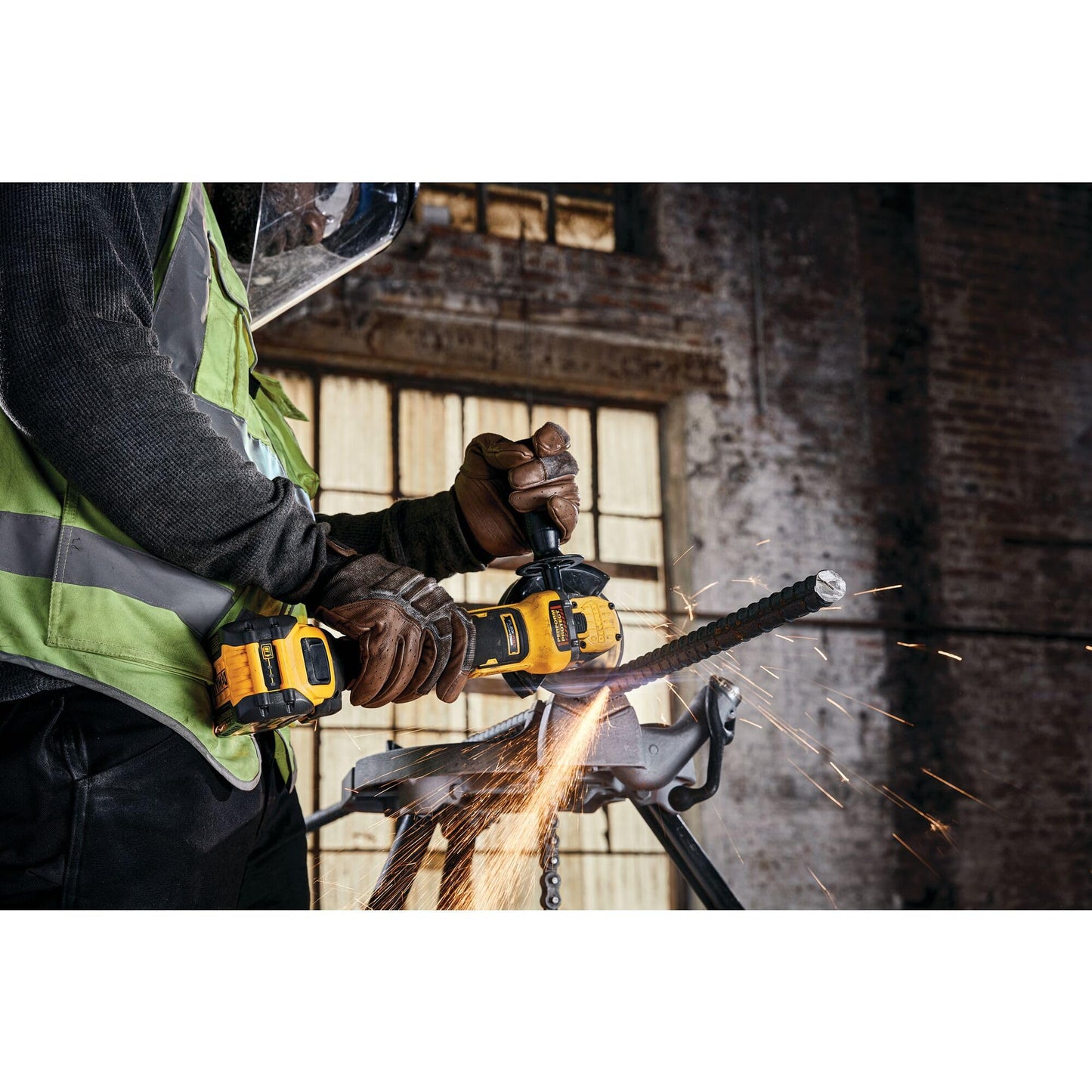 Dewalt 18V XR Flexvolt Advantage Akku-Winkelschleifer DCG409NT (125mm, bürstenloser Motor, elektronische Bremse & Kupplung, M14, inkl. TSTAK-Box II & Zubehör, Lieferung ohne Akku & Ladegerät)