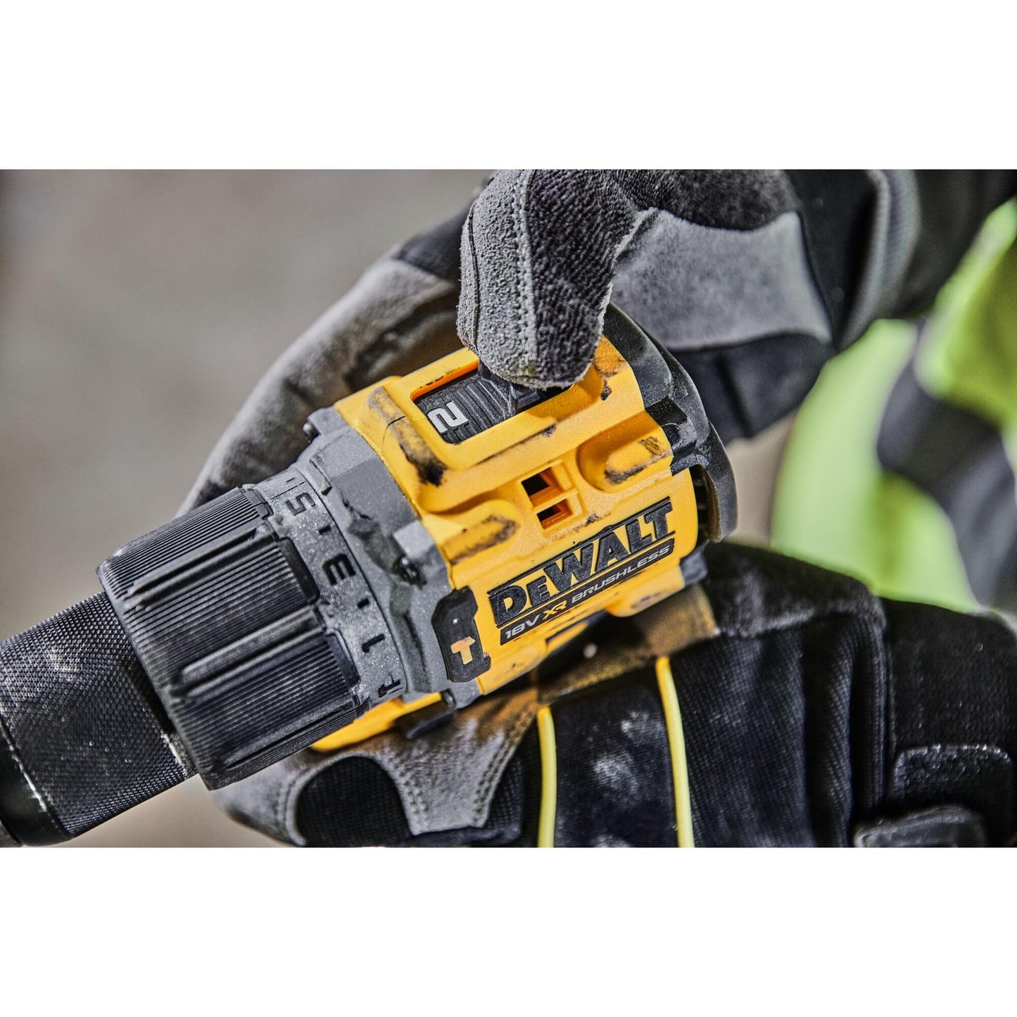 Dewalt 18V Akku-Schlagbohrschrauber DCD805P2T (bürstenloser Motor, 2-Gang-Vollmetallgetriebe, mit LED-Arbeitslicht, inkl. 2x 5.0Ah XR Akkus, Ladegerät & TSTAK-Box)