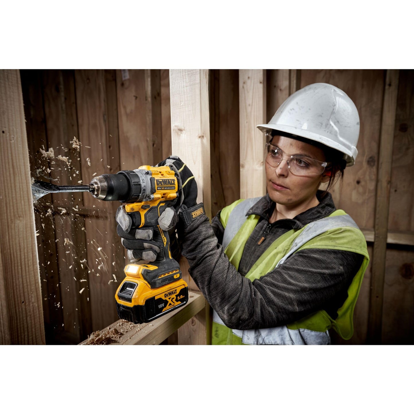 Dewalt 18 Volt 2-Gang Akku Bohrschrauber DCD800P2T (kraftvolles 2-Gang Vollmetall-Getriebe, bürstenloser Motor, 13 mm Schnellspannbohrfutter, LED-Leuchte, inkl. 2x 5.0Ah Akkus, Ladegerät & TSTAK-Box)