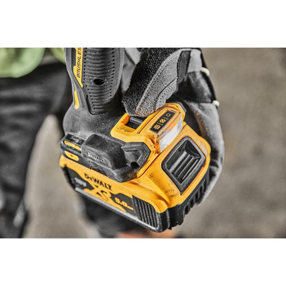 Dewalt 18 Volt 2-Gang Akku Bohrschrauber DCD800P2T (kraftvolles 2-Gang Vollmetall-Getriebe, bürstenloser Motor, 13 mm Schnellspannbohrfutter, LED-Leuchte, inkl. 2x 5.0Ah Akkus, Ladegerät & TSTAK-Box)